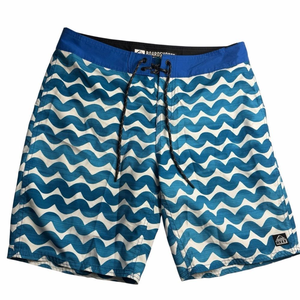 Reef men’s board shorts to trip on sz 32 blue patterned